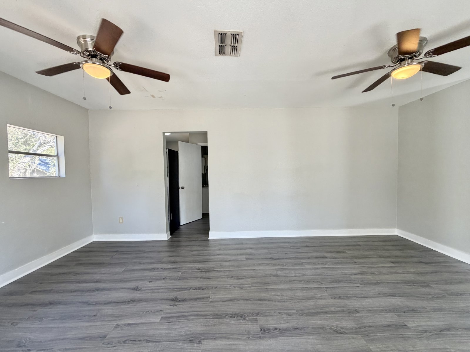 Cute Renovated 2/1 1930s Home property image