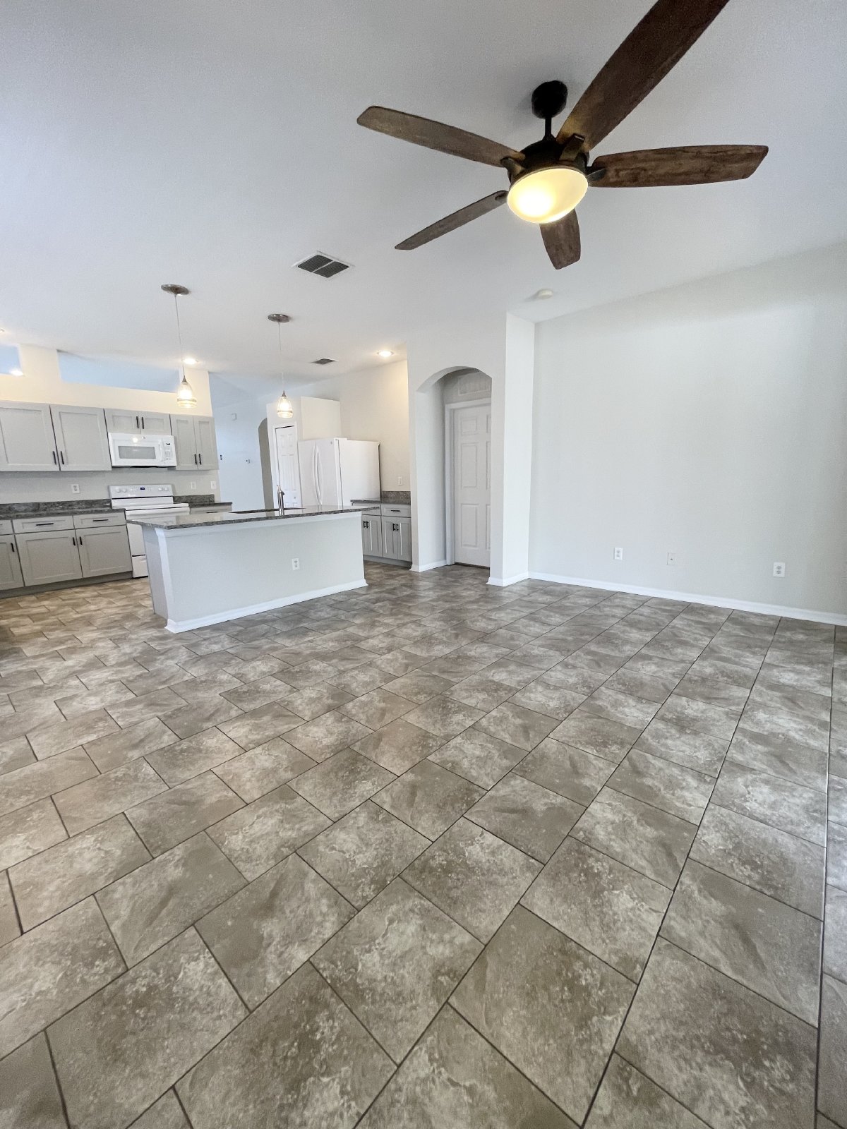 Move-In Ready 4 Bed, 2 Bath Home In Land O Lakes property image