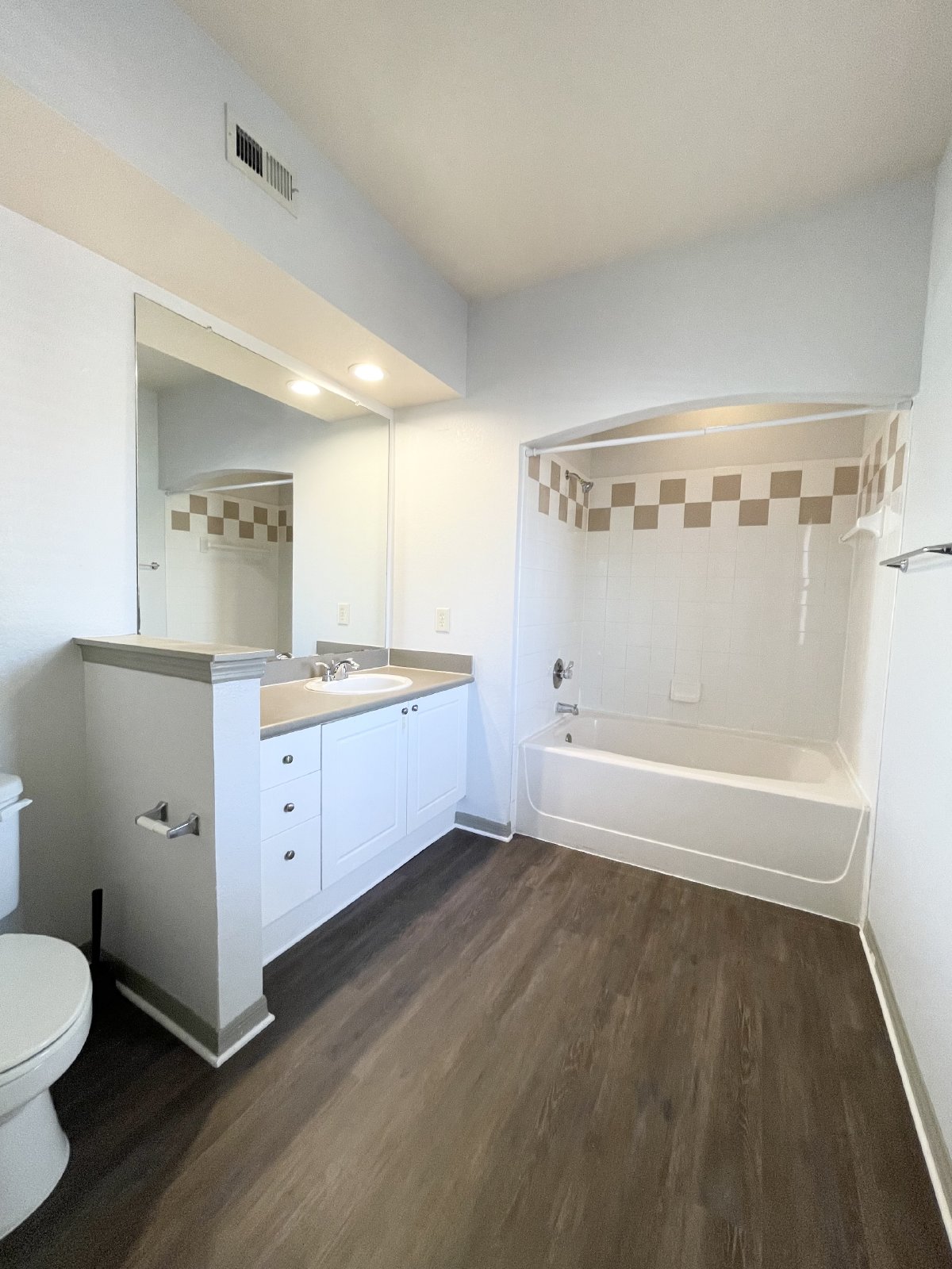 Spacious 2 Bed, 2 Bath Apartment In Gated Carrollwood Community property image