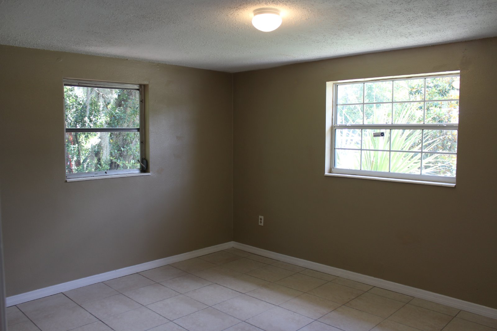 Adorable 2/1.5 In Spring Hill property image