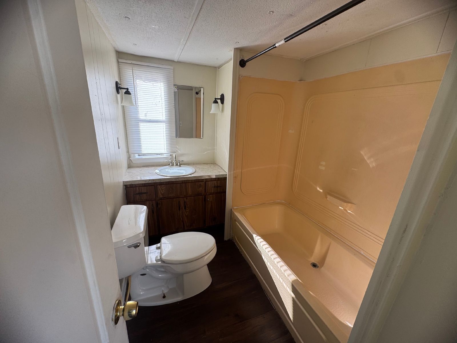 Adorable 2 Bed 1 Bath Mobile Home In Hudson property image