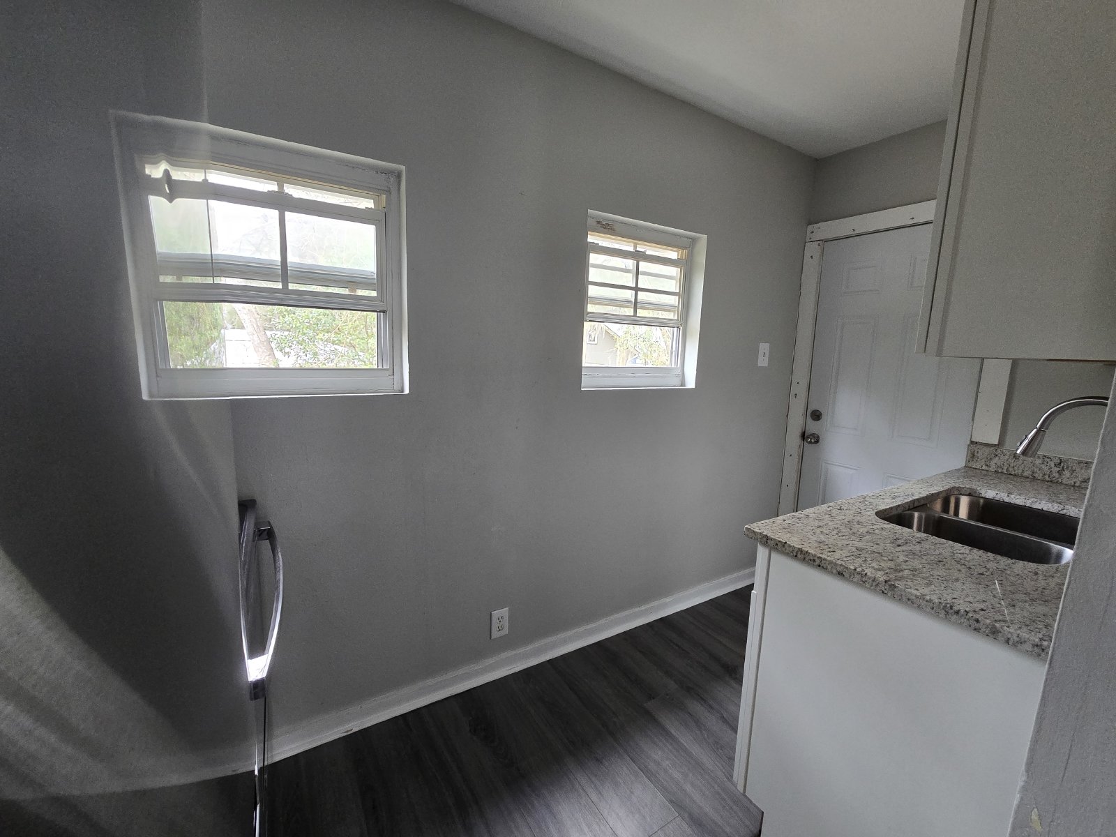 Cute Renovated 2/1 1930s Home property image