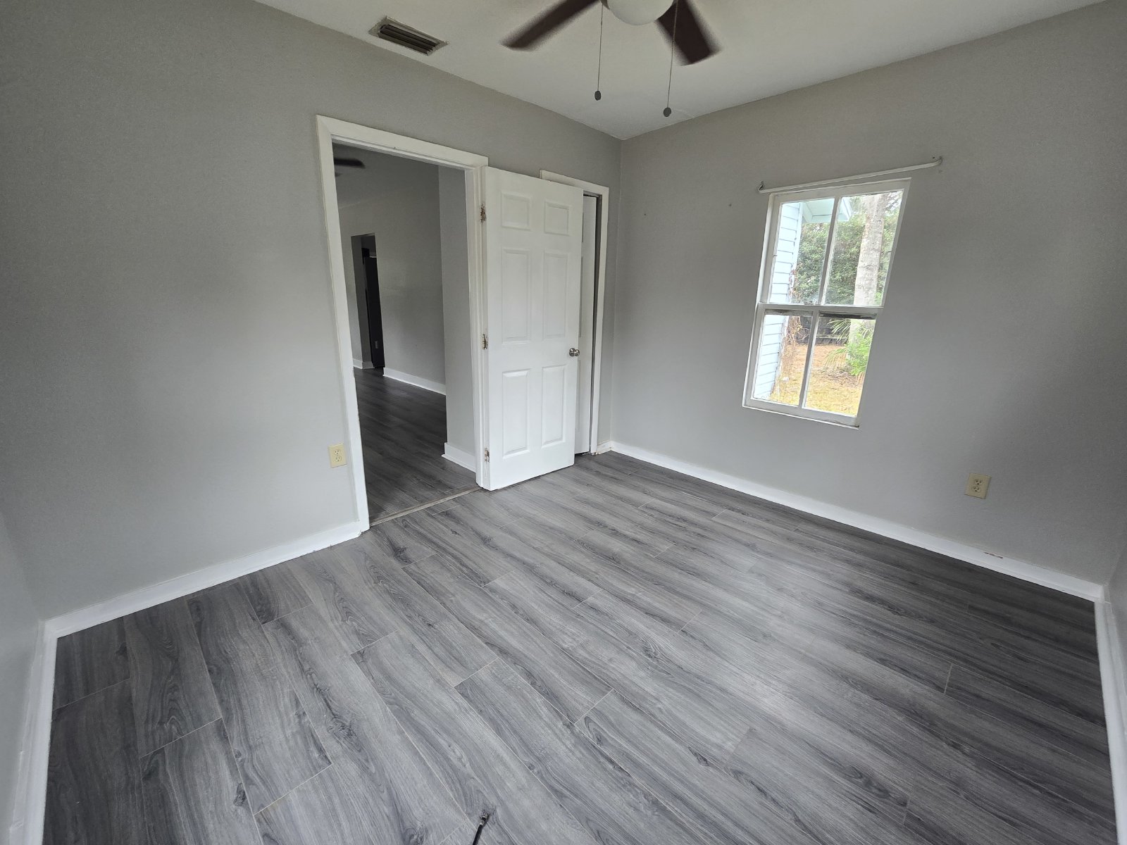 Cute Renovated 2/1 1930s Home property image