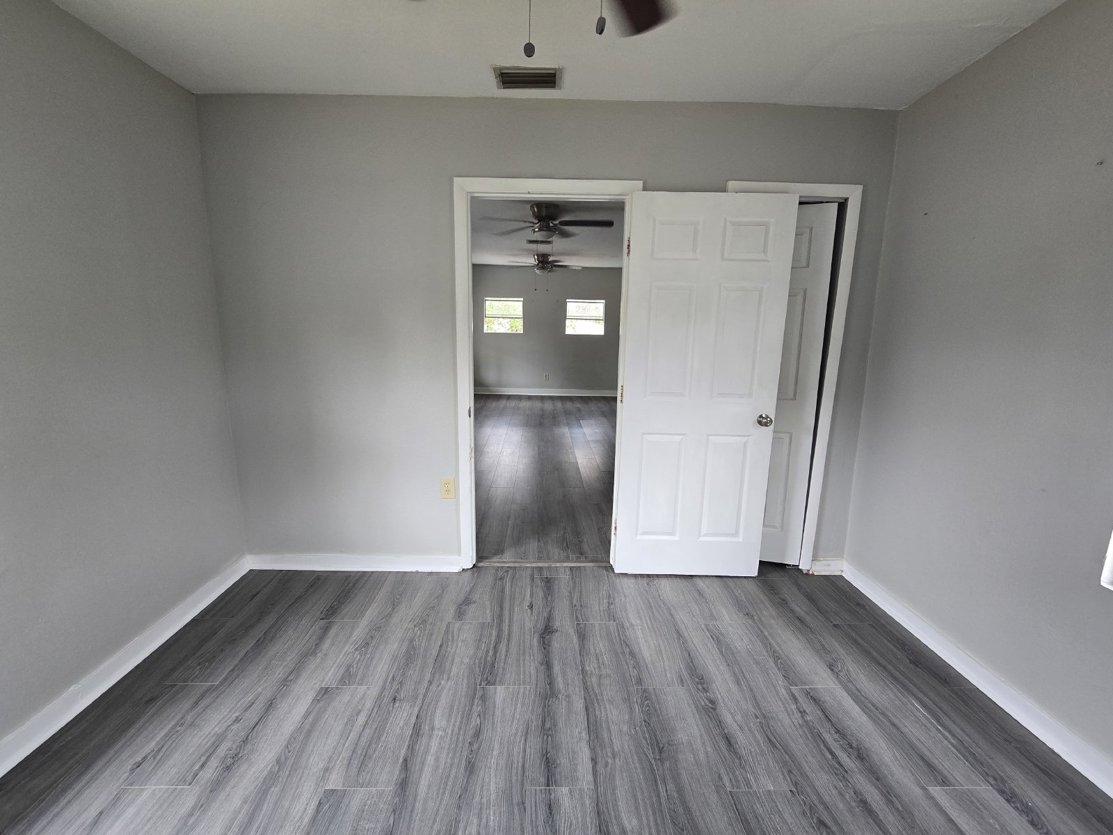 Cute Renovated 2/1 1930s Home property image