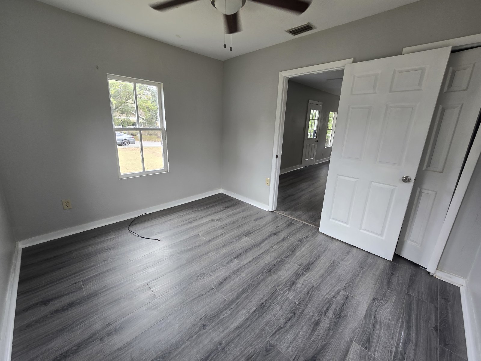 Cute Renovated 2/1 1930s Home property image