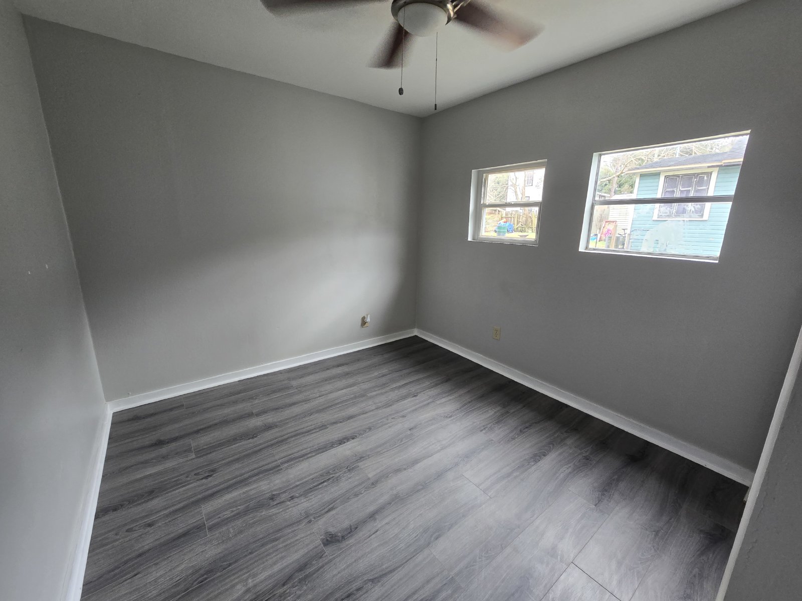 Cute Renovated 2/1 1930s Home property image