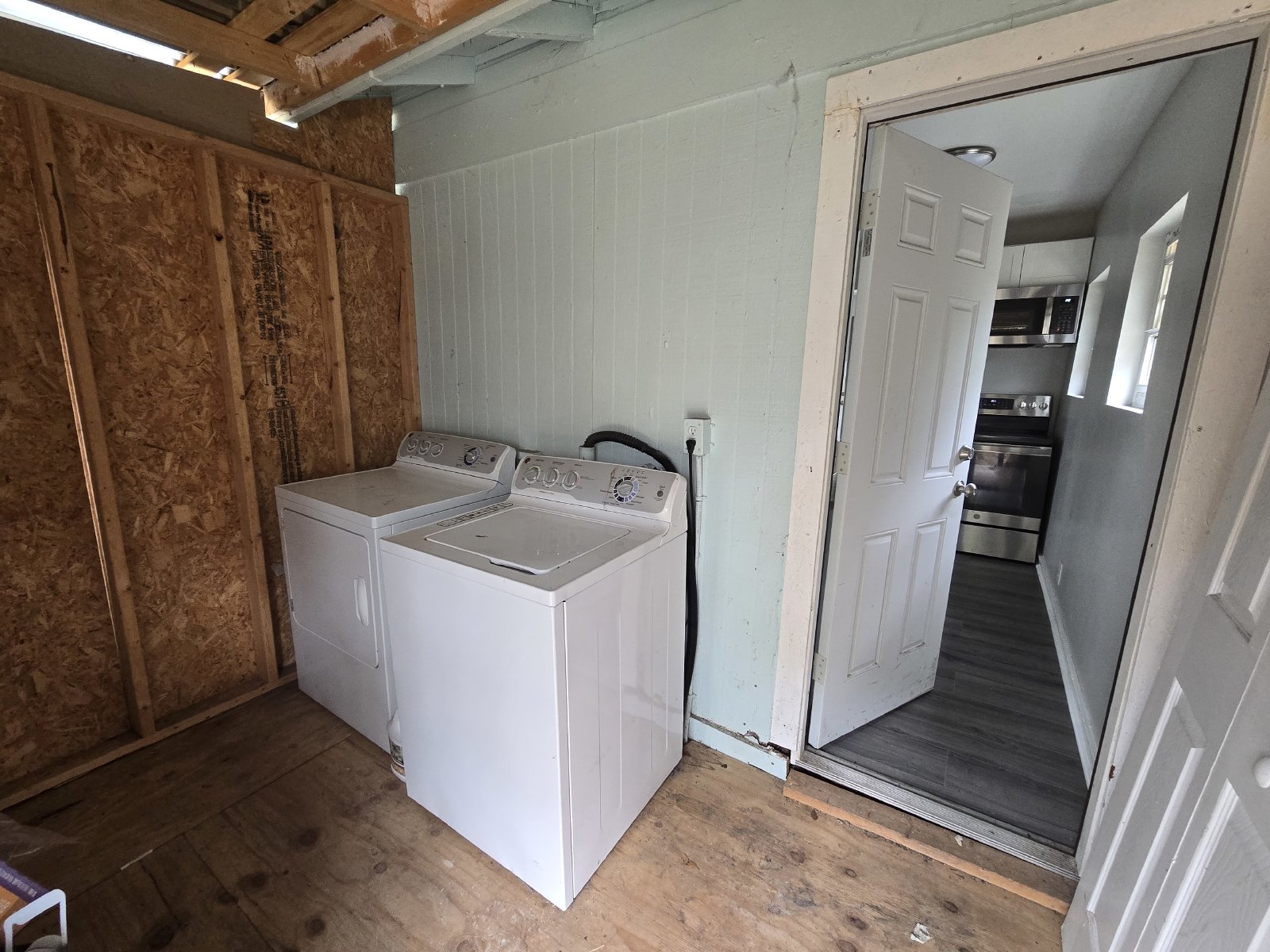 Cute Renovated 2/1 1930s Home property image