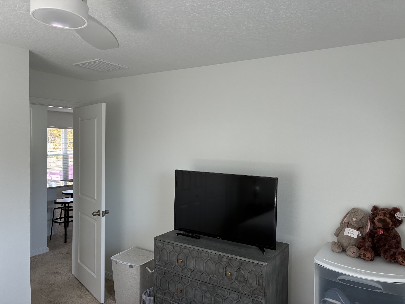 Adorable 1/1 Garage Apartment property image