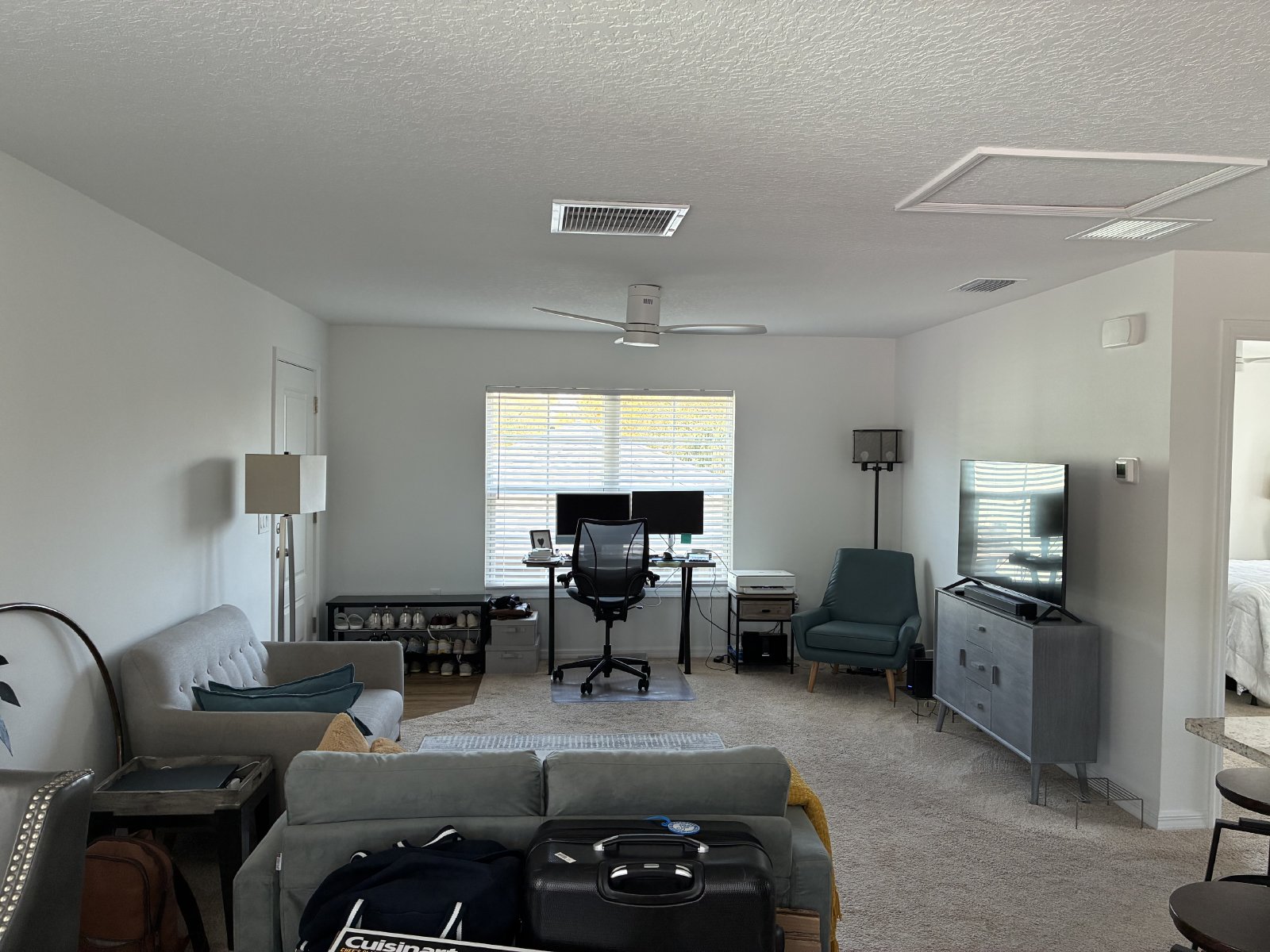 Adorable 1/1 Garage Apartment property image