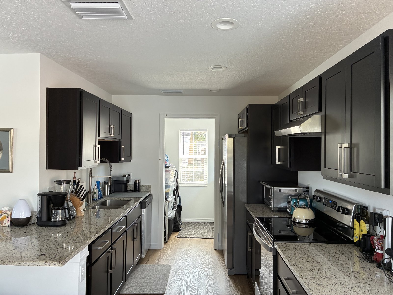 Adorable 1/1 Garage Apartment property image