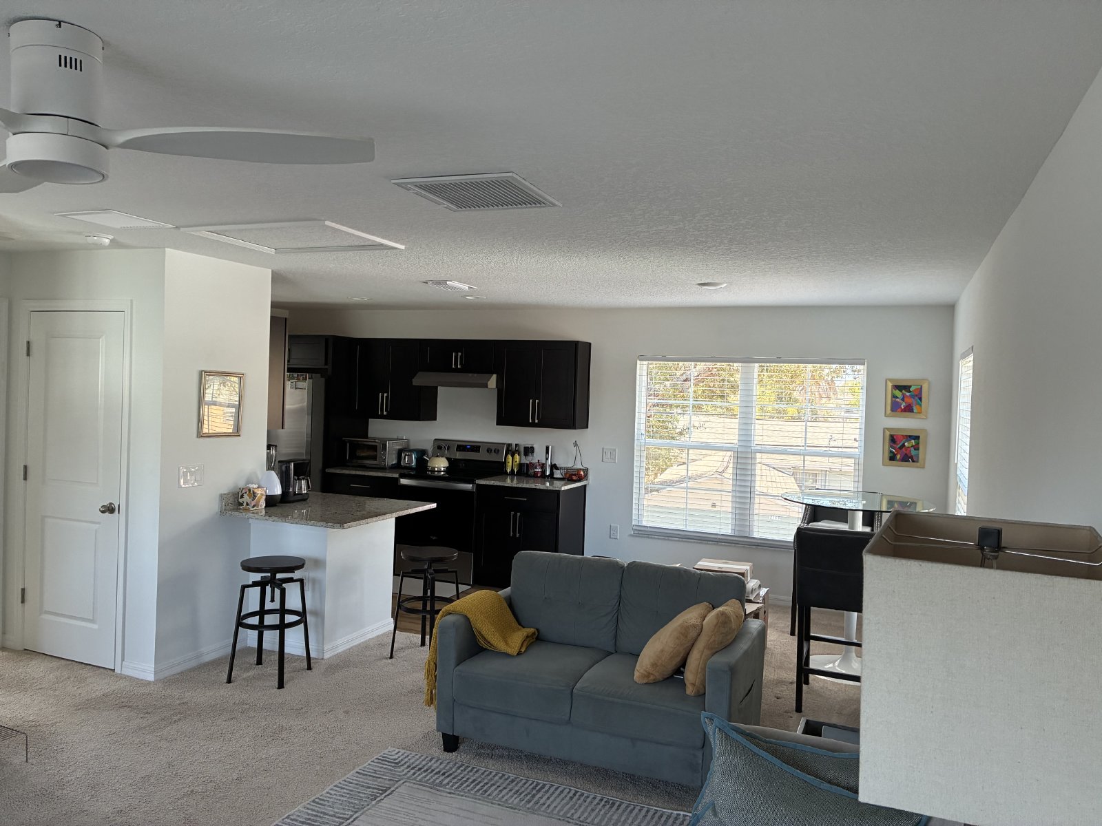 Adorable 1/1 Garage Apartment property image