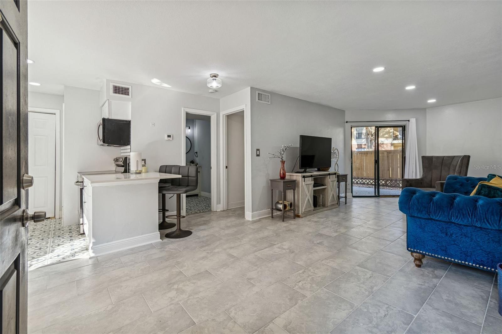 Beautifully Updated Condo For Rent! property image