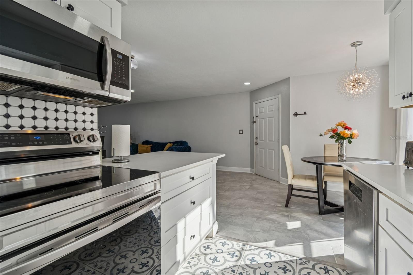 Beautifully Updated Condo For Rent! property image