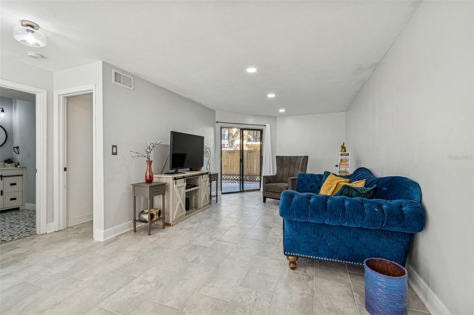 Beautifully Updated Condo For Rent! property image