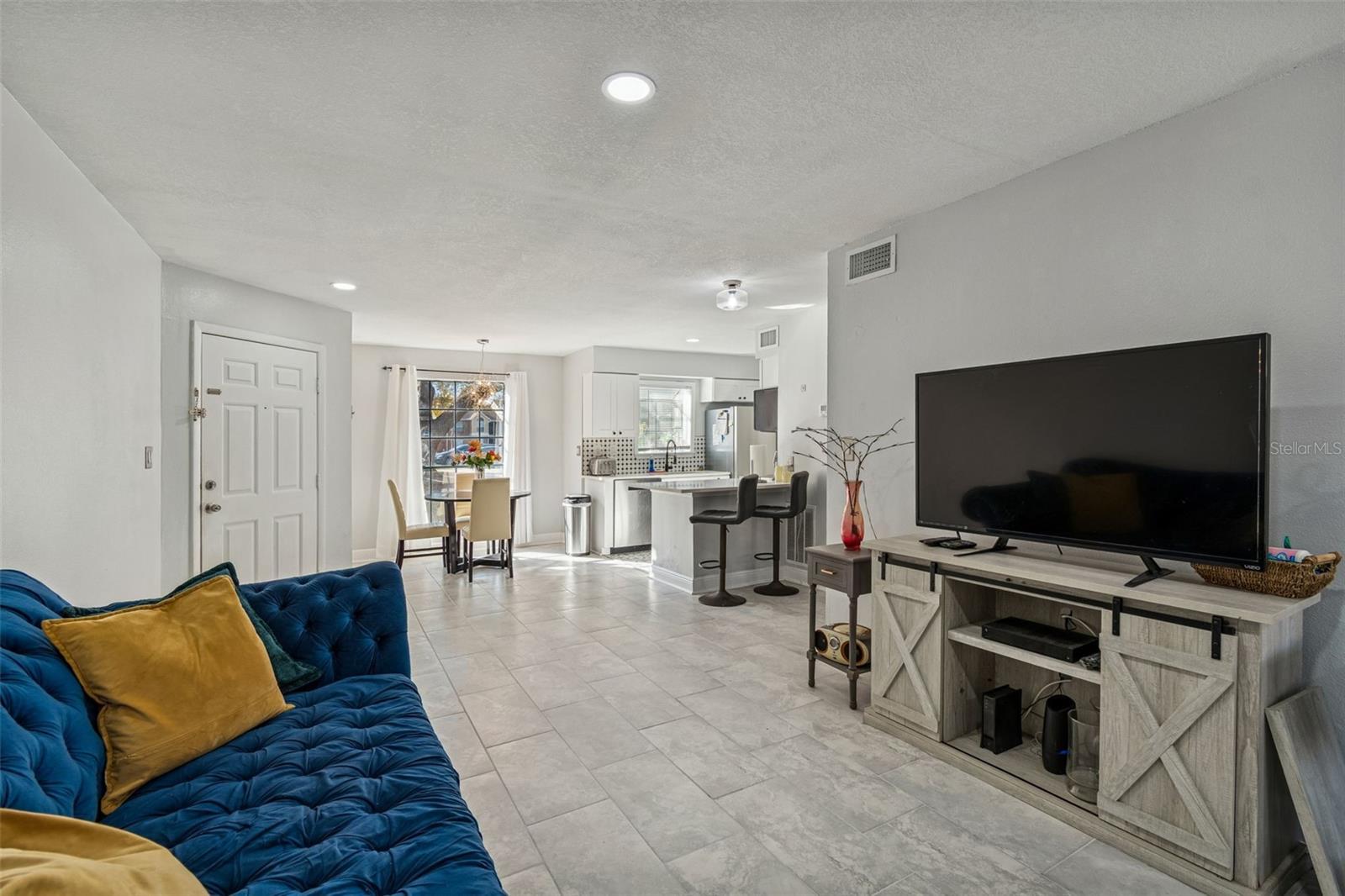 Beautifully Updated Condo For Rent! property image