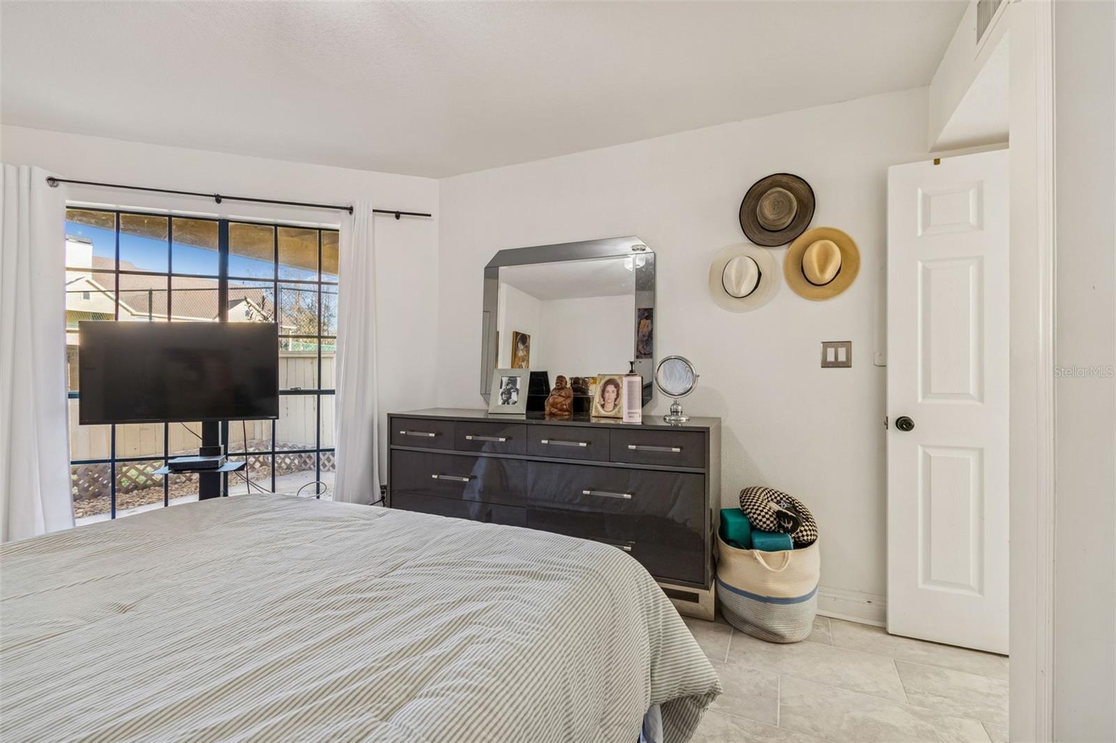 Beautifully Updated Condo For Rent! property image