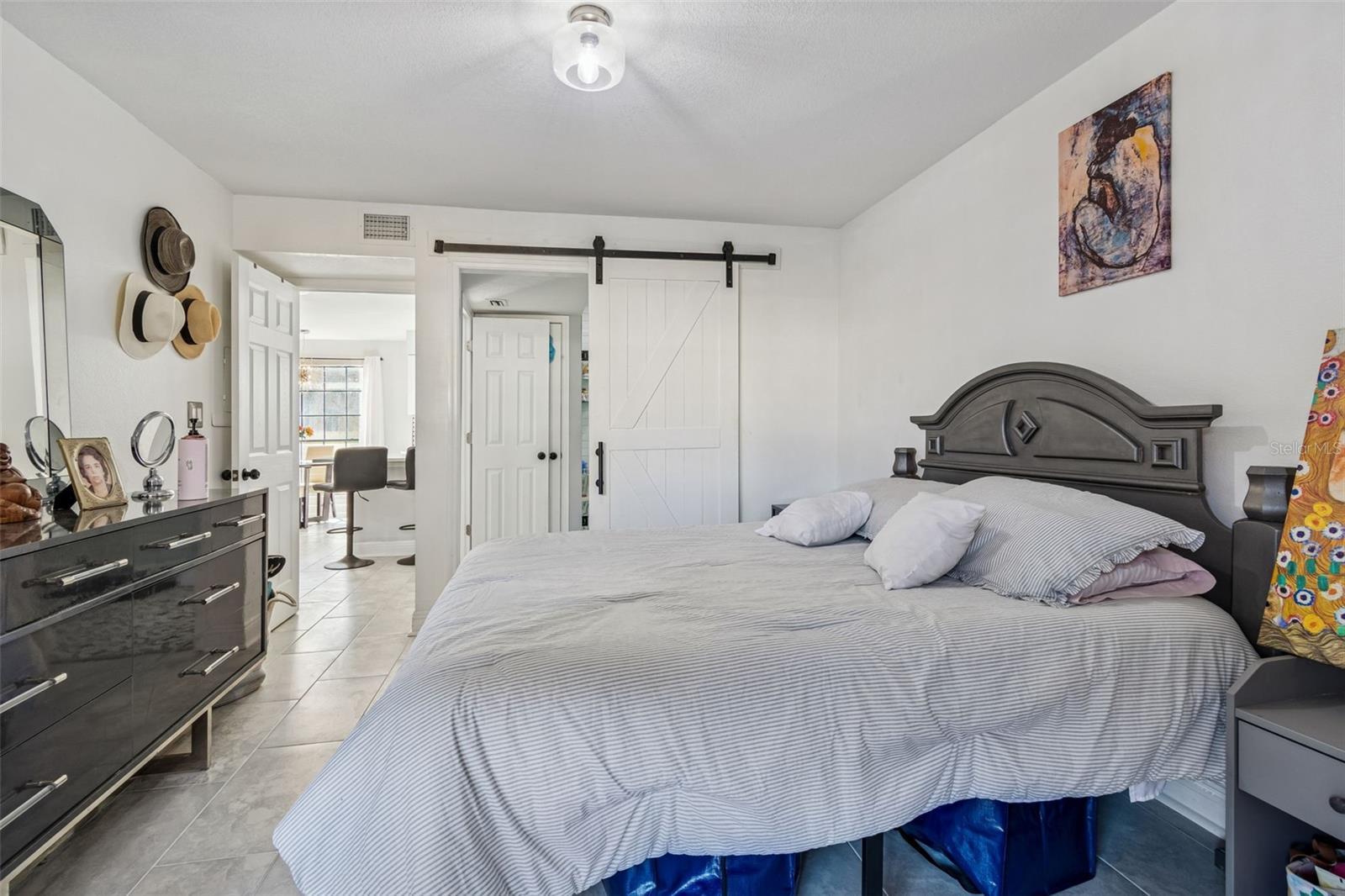 Beautifully Updated Condo For Rent! property image