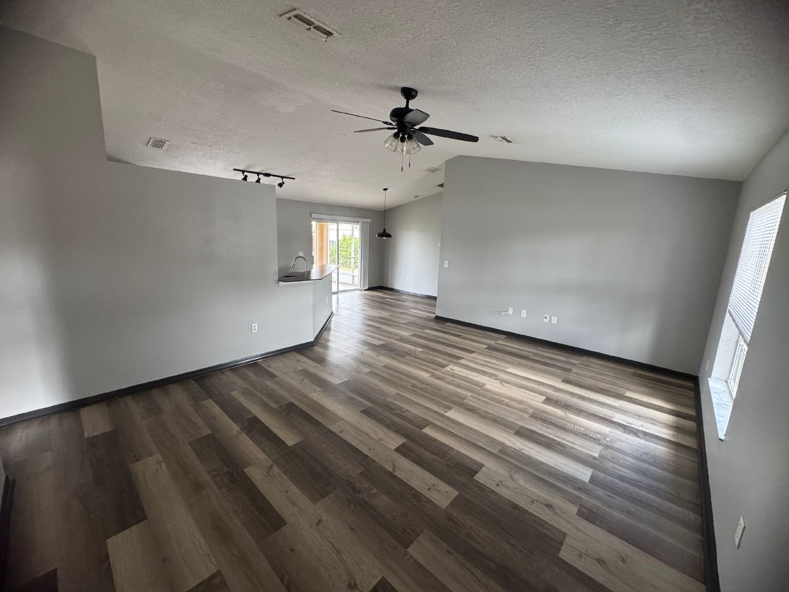 Beautifully Remodeled 3/2 In Spring Hill property image