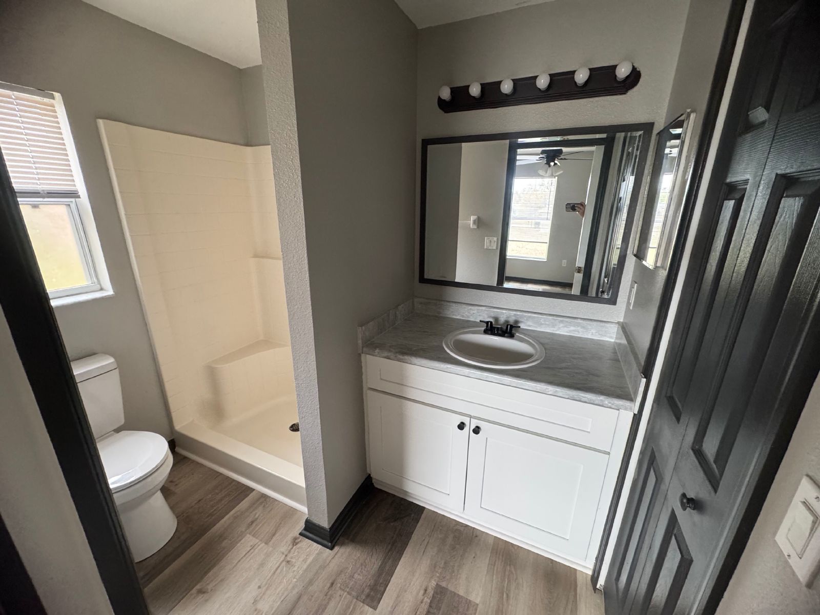 Beautifully Remodeled 3/2 In Spring Hill property image