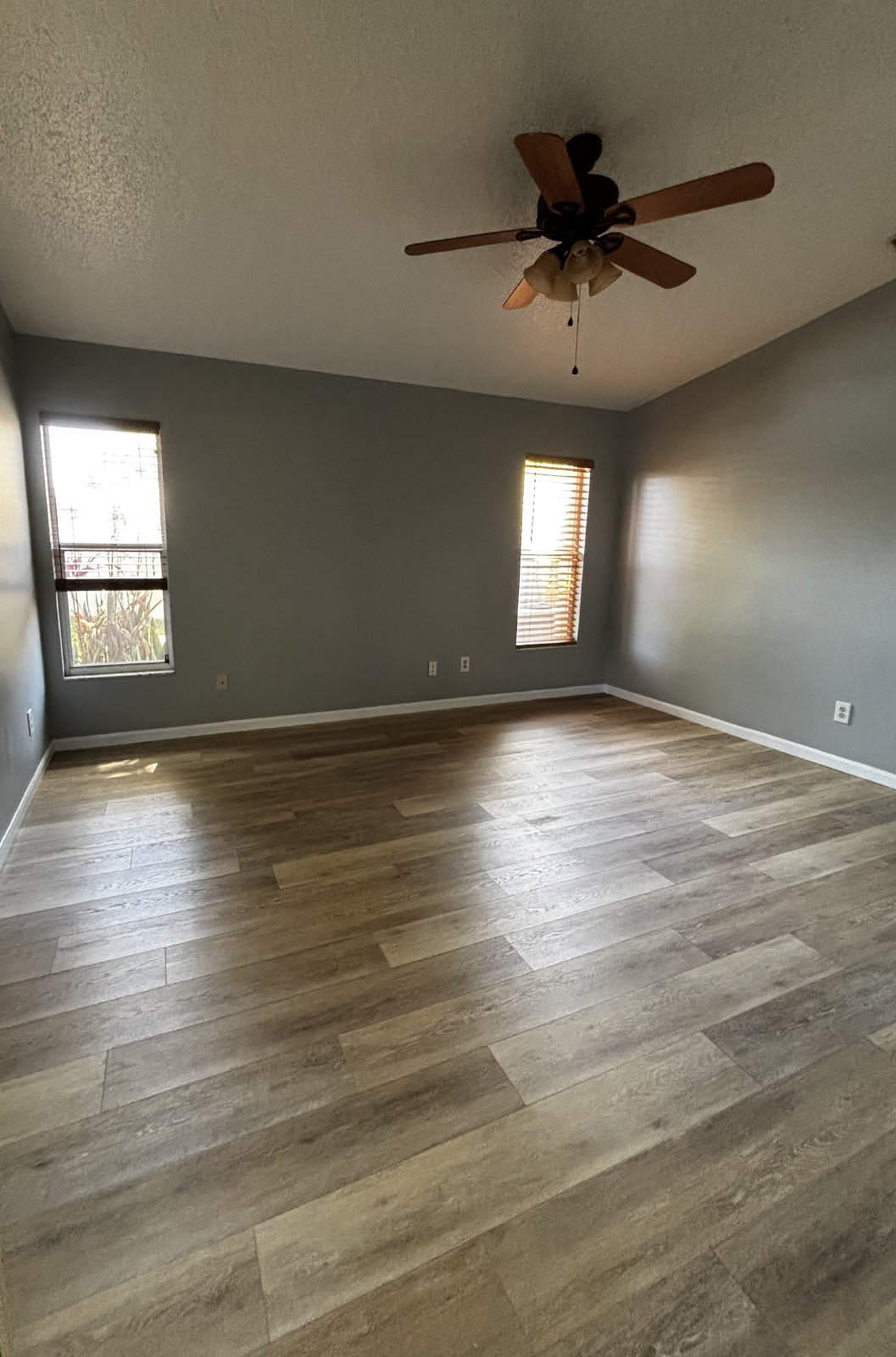 POOL Home 3Bed/2Bath/2 Car Garage property image