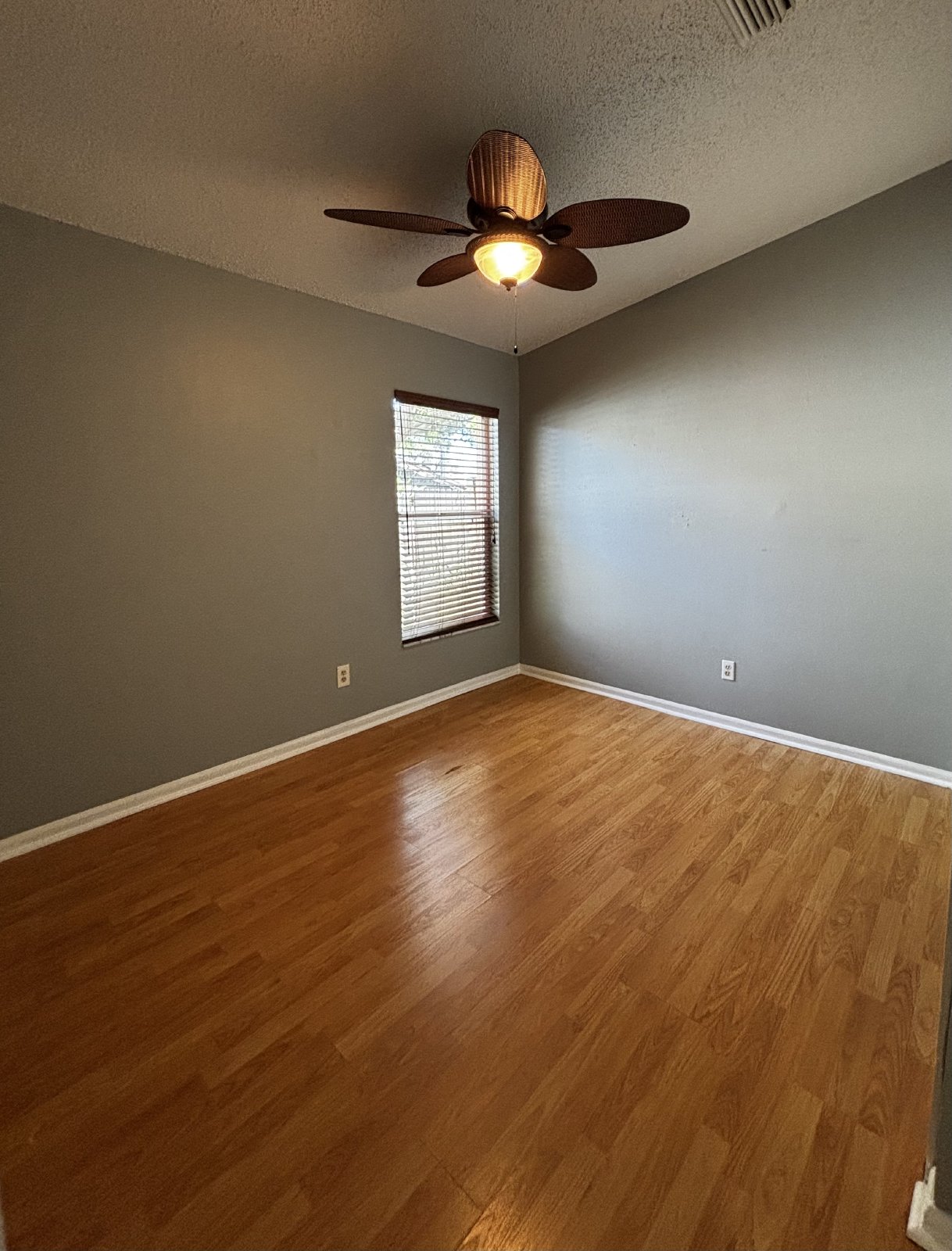 POOL Home 3Bed/2Bath/2 Car Garage property image