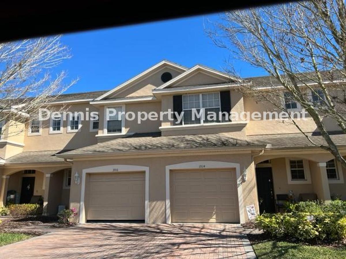 3/2.5 Bath Beautiful Townhome In Seven Oaks! property image