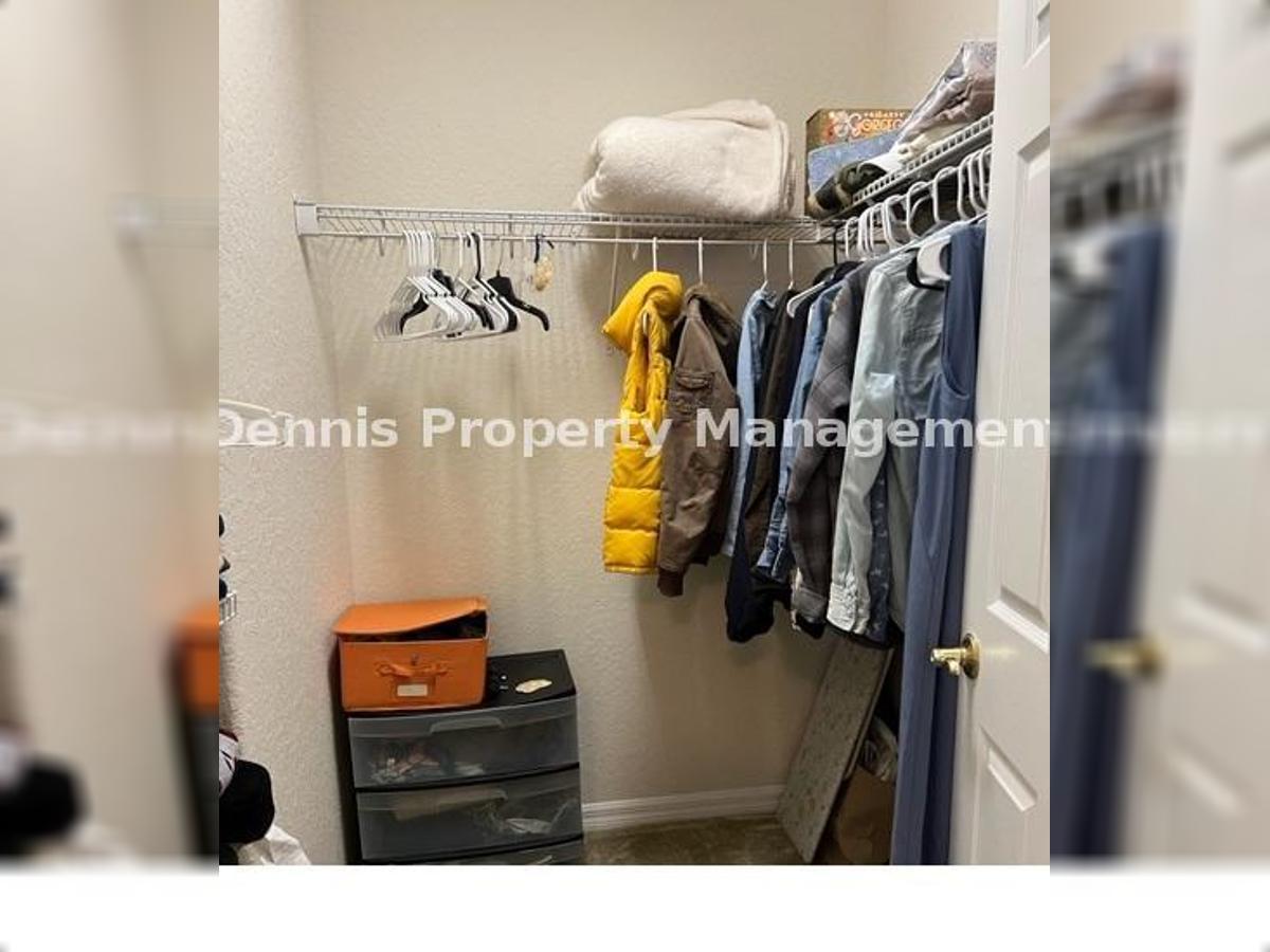 3/2.5 Bath Beautiful Townhome In Seven Oaks! property image