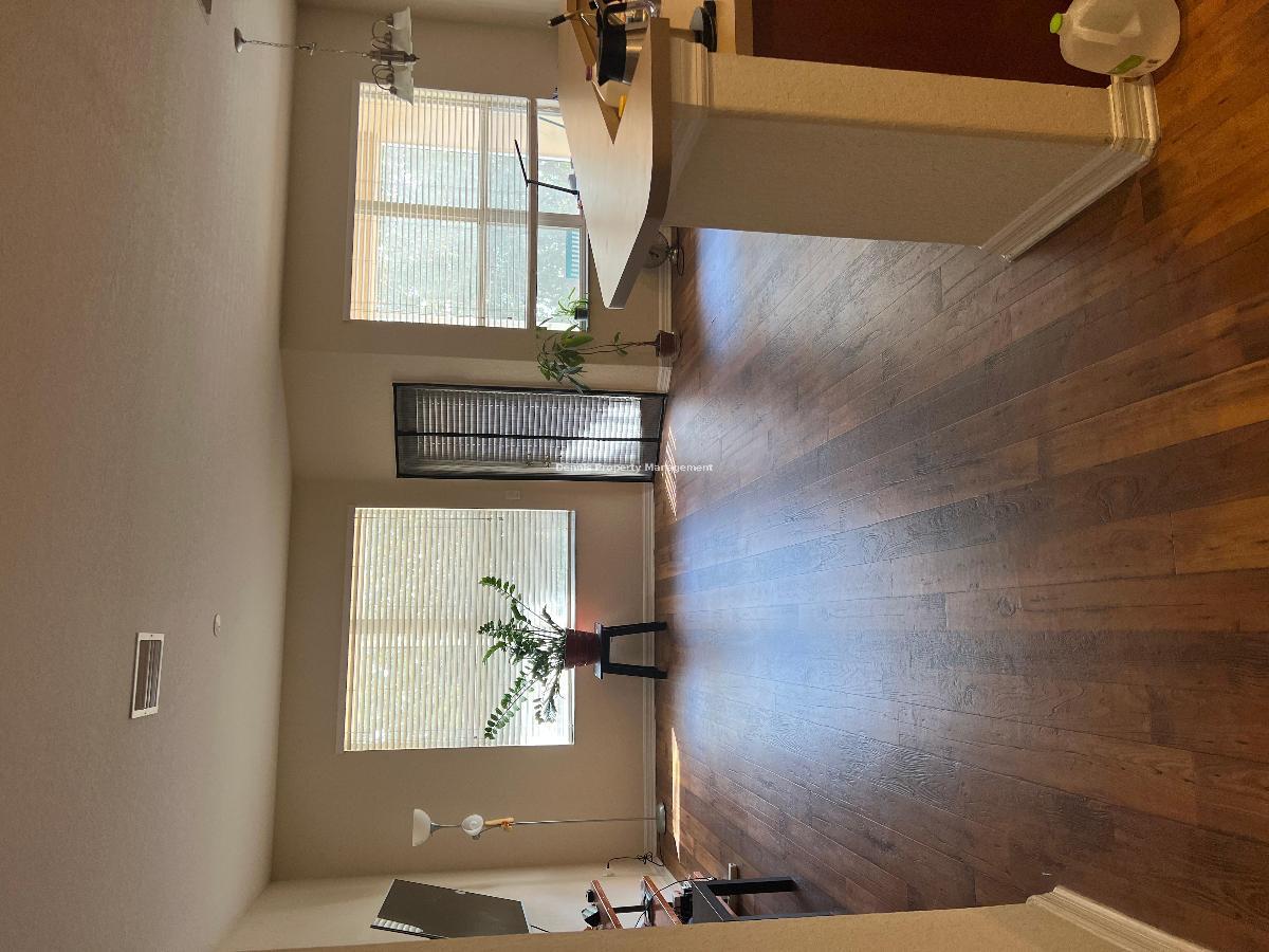 3/2.5 Bath Beautiful Townhome In Seven Oaks! property image