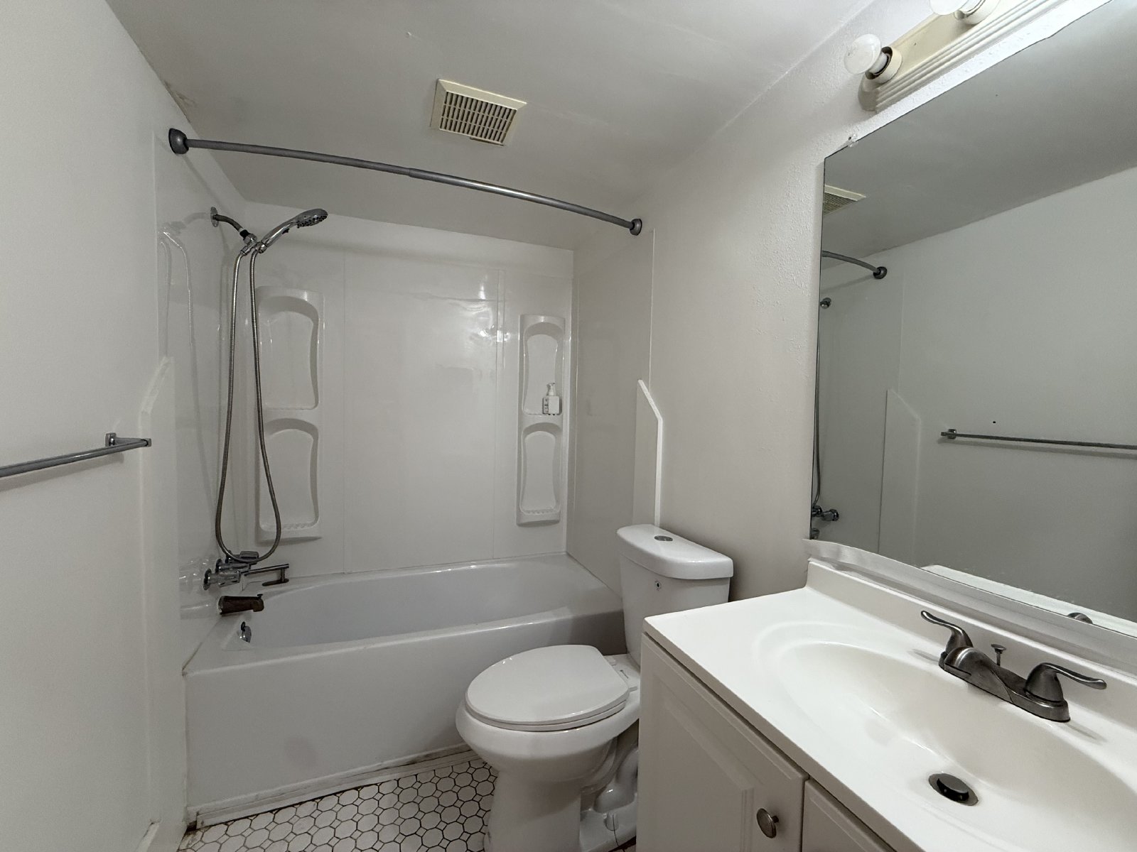 1 Bedroom, 1 Bath Condo In St Petersburg property image