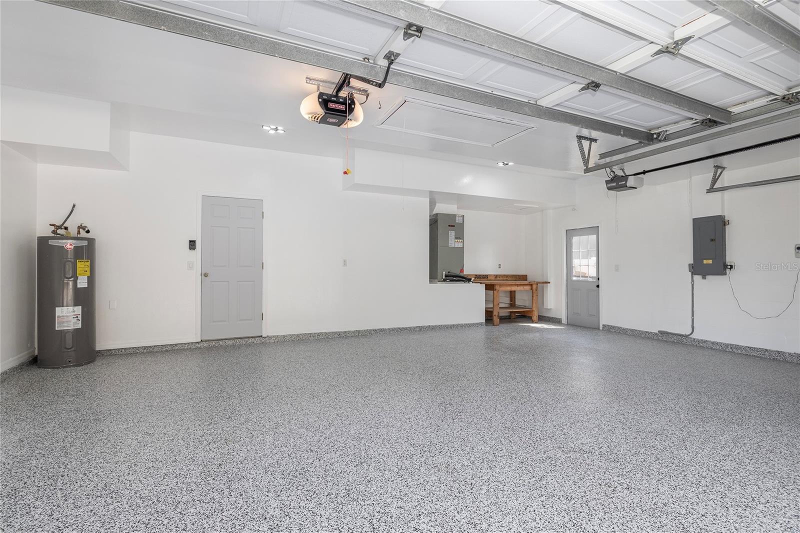 Luxury Living In East Lake Woodlands Updated Pool Home property image