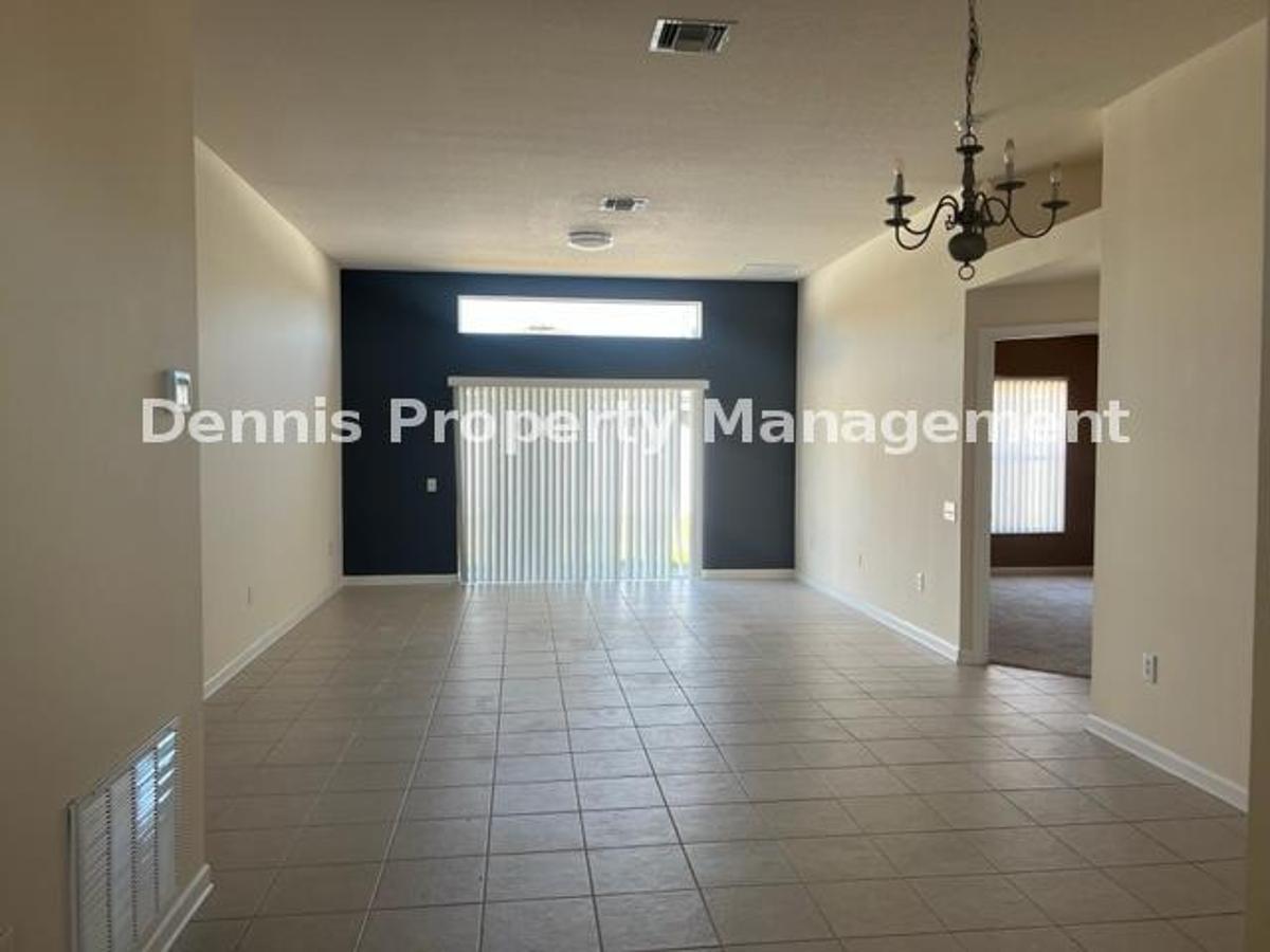 4/2 Gorgeous Home In Palm Cove! property image