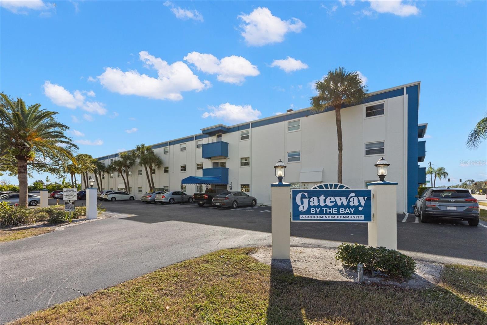 Upscale 2 bed 1 bath condo in St.Pete! property image