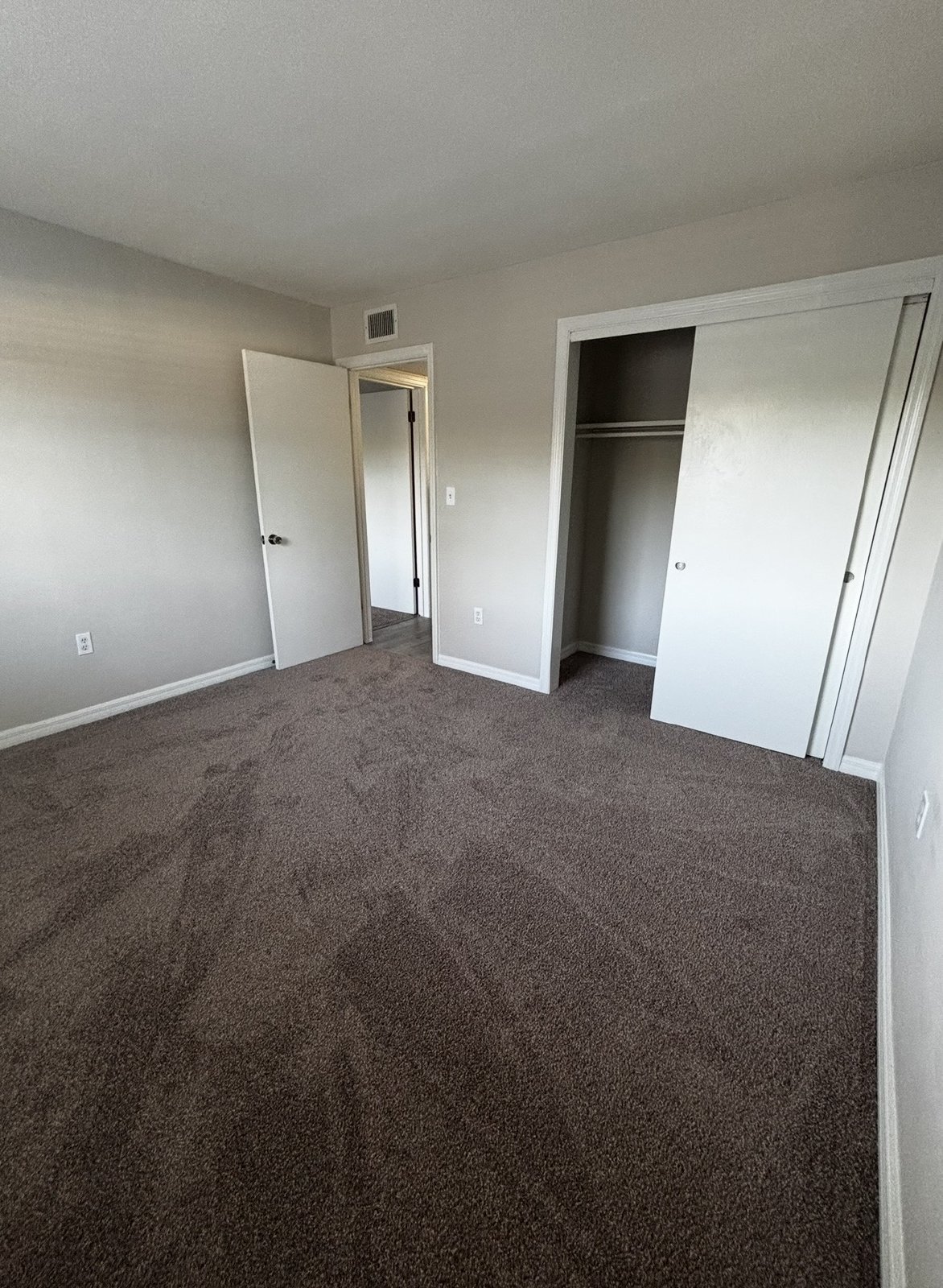 Upscale 2 bed 1 bath condo in St.Pete! property image