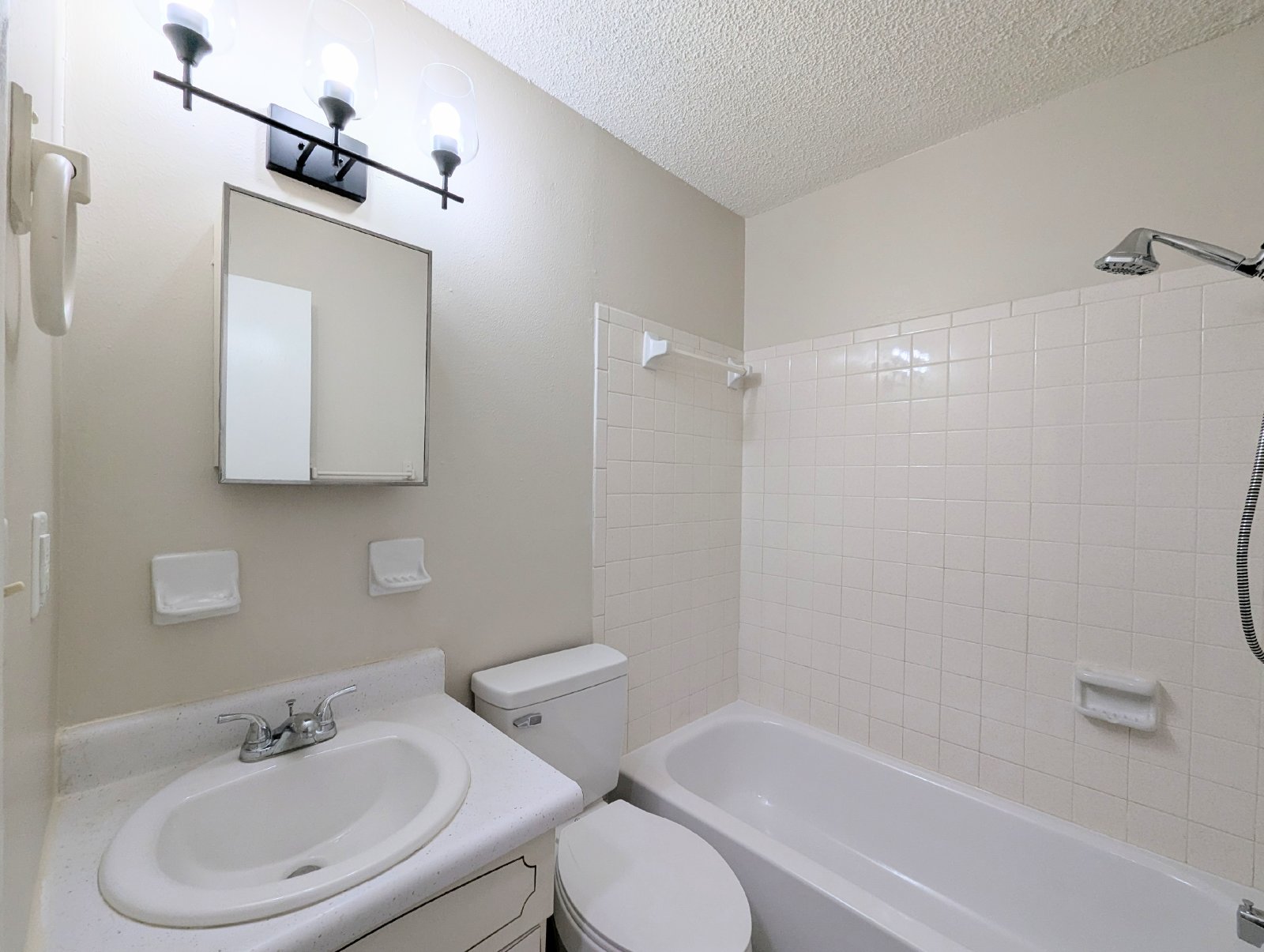 BrmonBrooksville,Fl. 1Bed/1Bath $895 month-Avaith-Available April 2026 property image