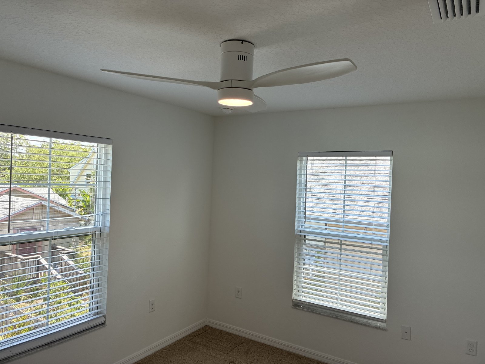 Adorable 1/1 Garage Apartment property image