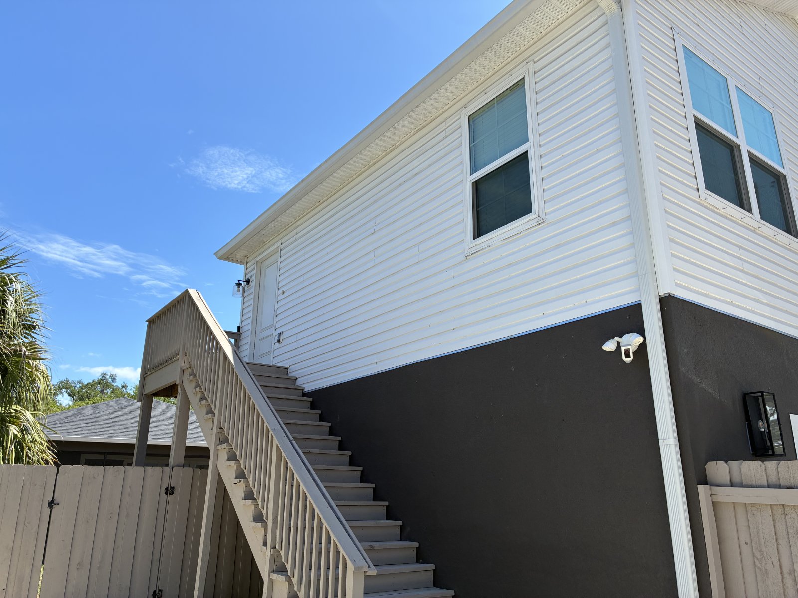 Adorable 1/1 Garage Apartment property image