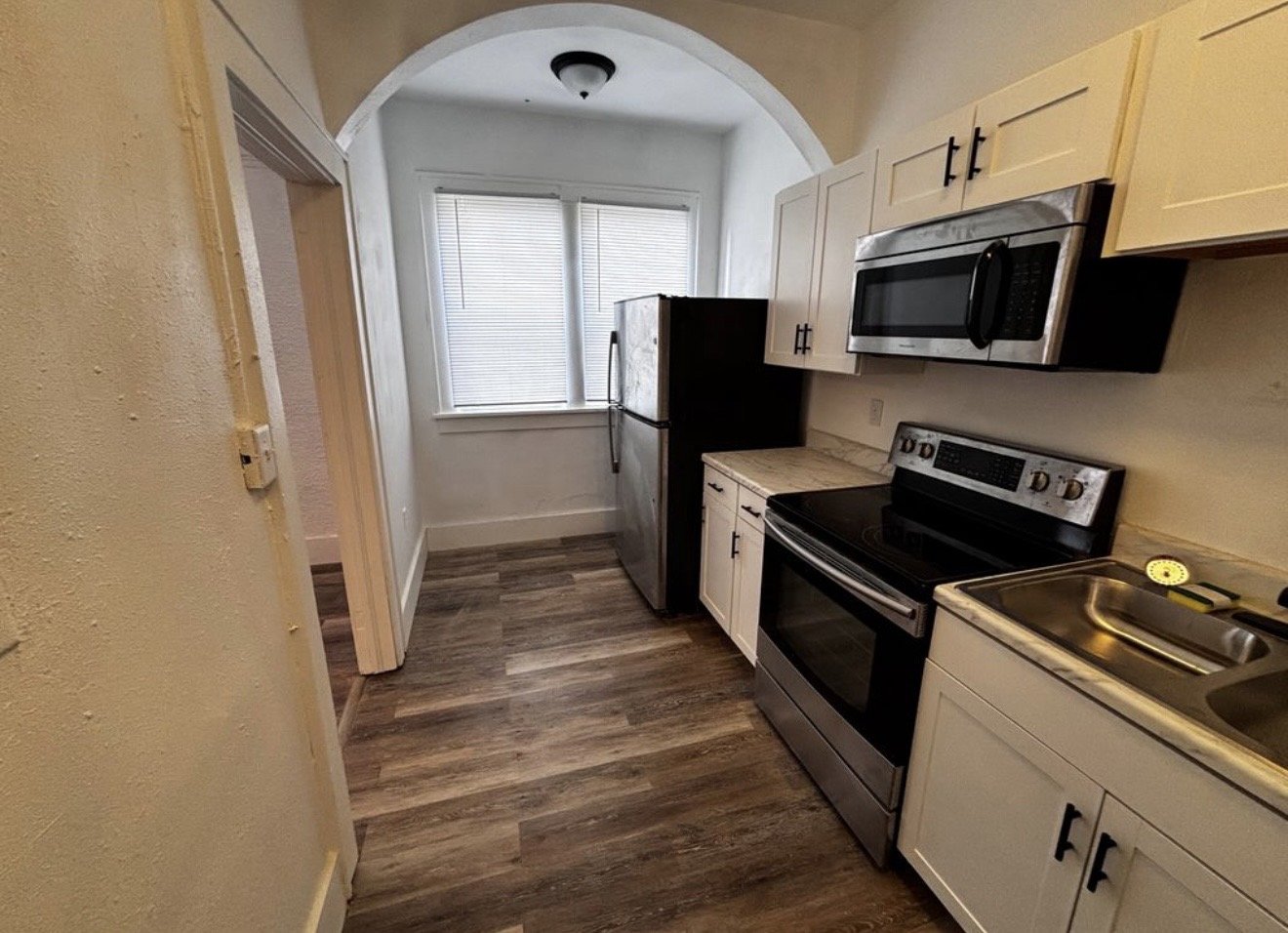 Charming 2 Bed 1 Bath Apartment property image