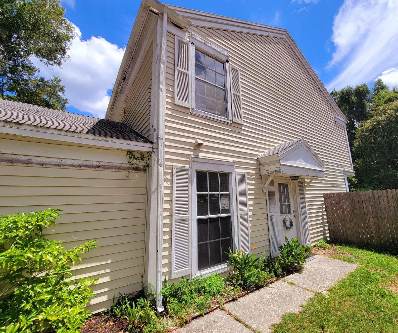 Cute 2/2.5 Townhouse With Fenced Yard property image