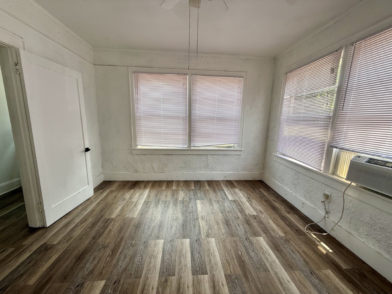 Charming 2 Bed 1 Bath Apartment property image