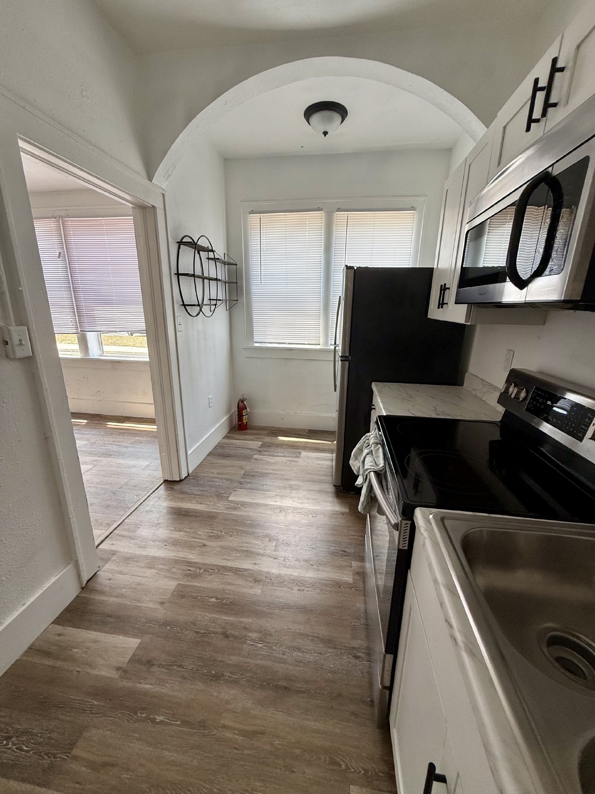 Charming 2 Bed 1 Bath Apartment property image