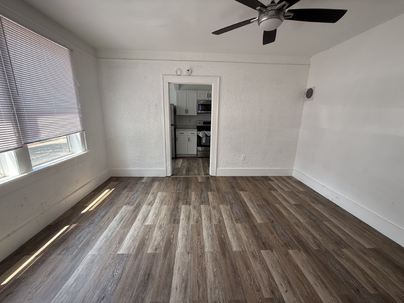 Charming 2 Bed 1 Bath Apartment property image
