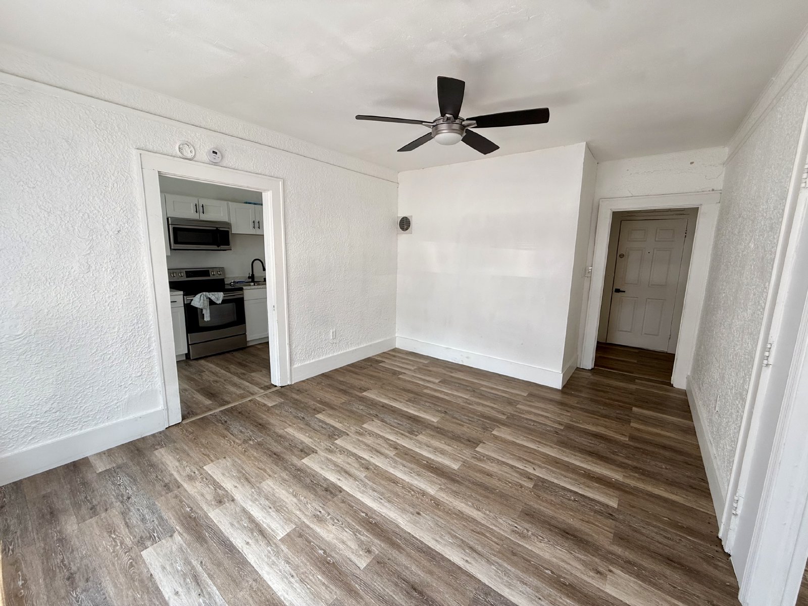 Charming 2 Bed 1 Bath Apartment property image