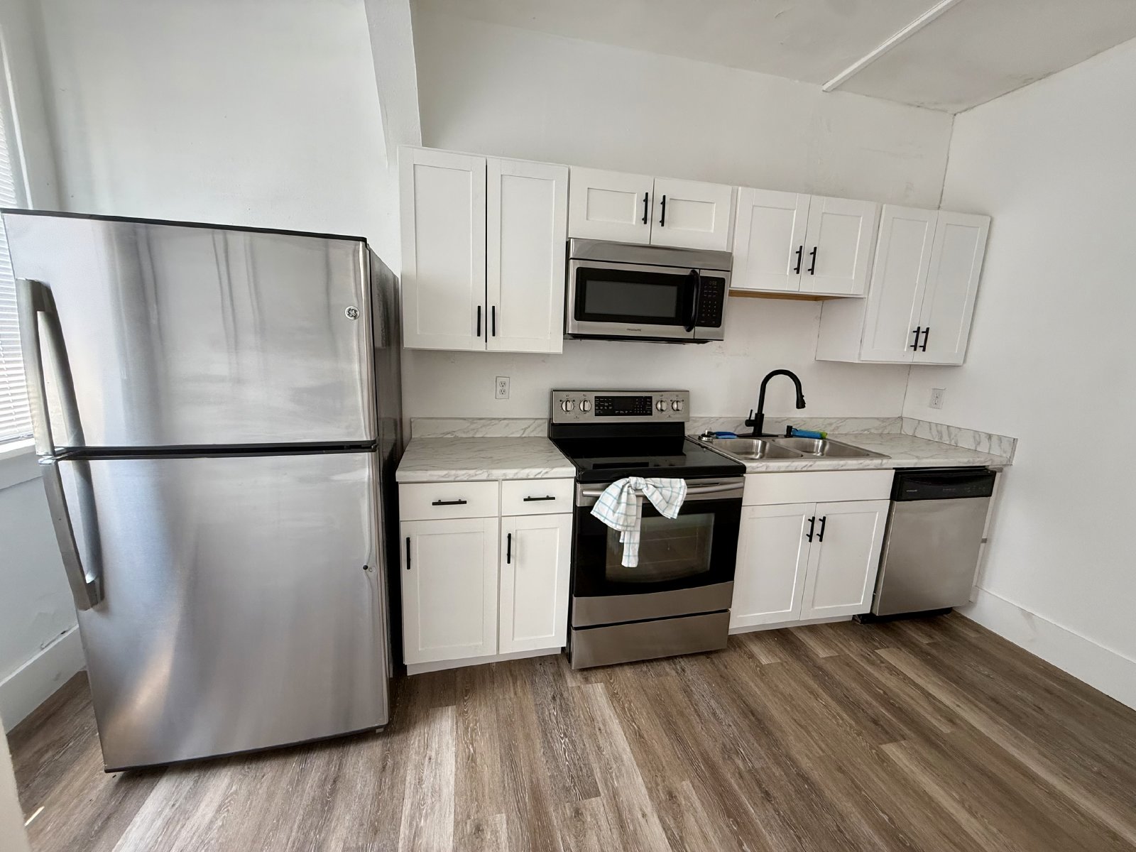 Charming 2 Bed 1 Bath Apartment property image