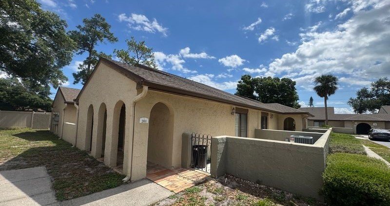 Beautiful And Updated 2 Bed 2 Bath Condo In Clearwater property image
