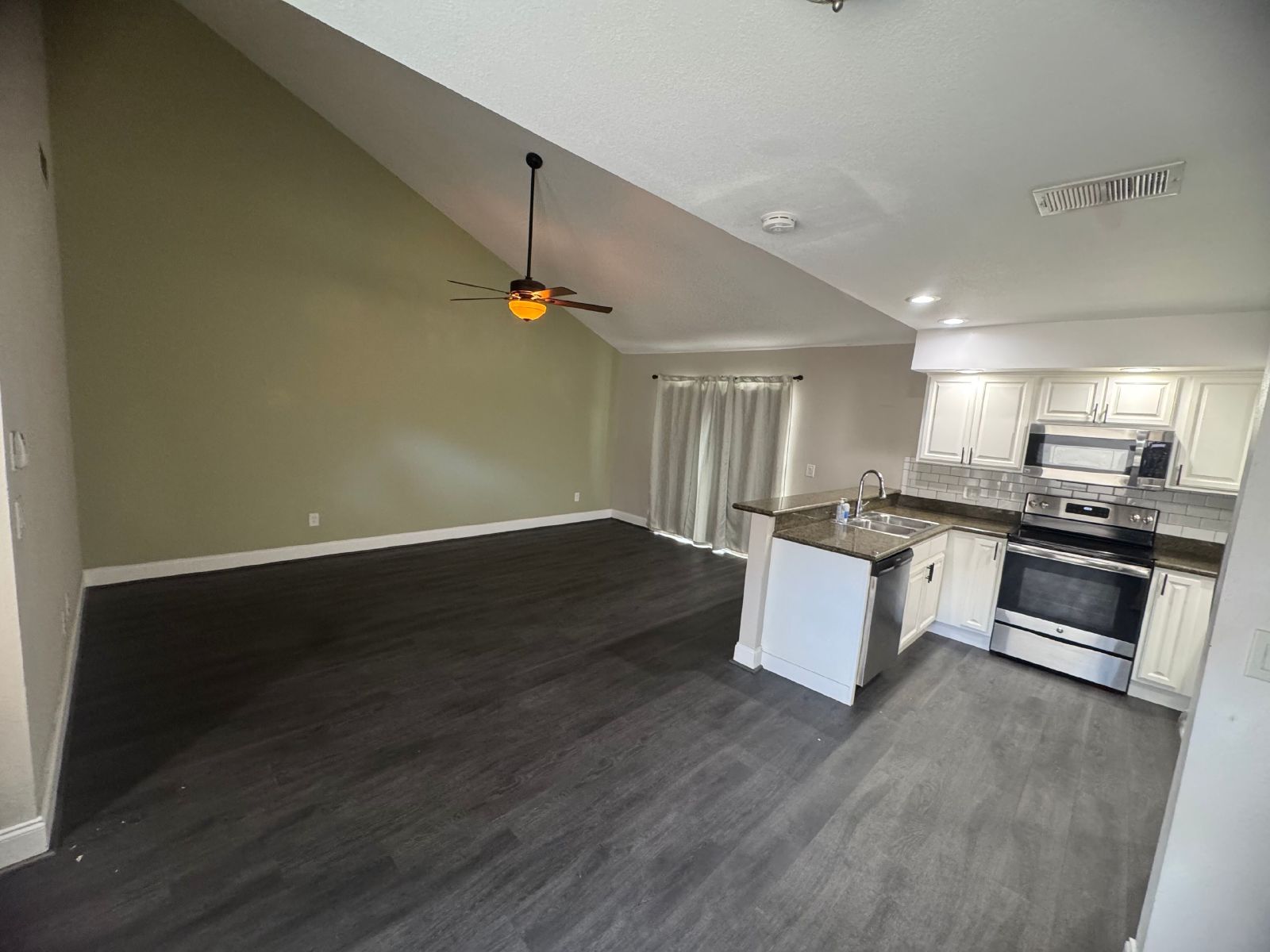 Beautiful And Updated 2 Bed 2 Bath Condo In Clearwater property image