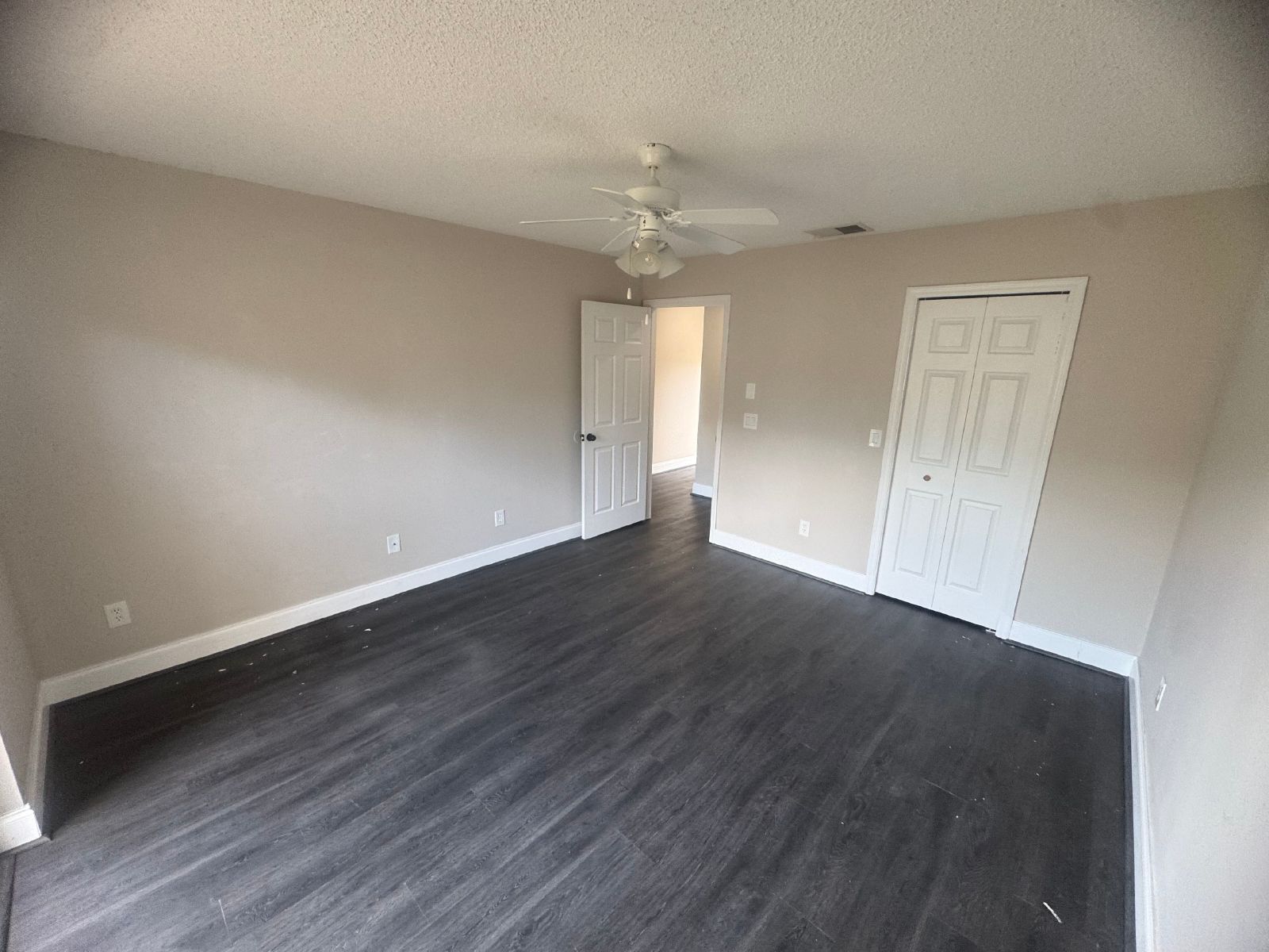 Beautiful And Updated 2 Bed 2 Bath Condo In Clearwater property image