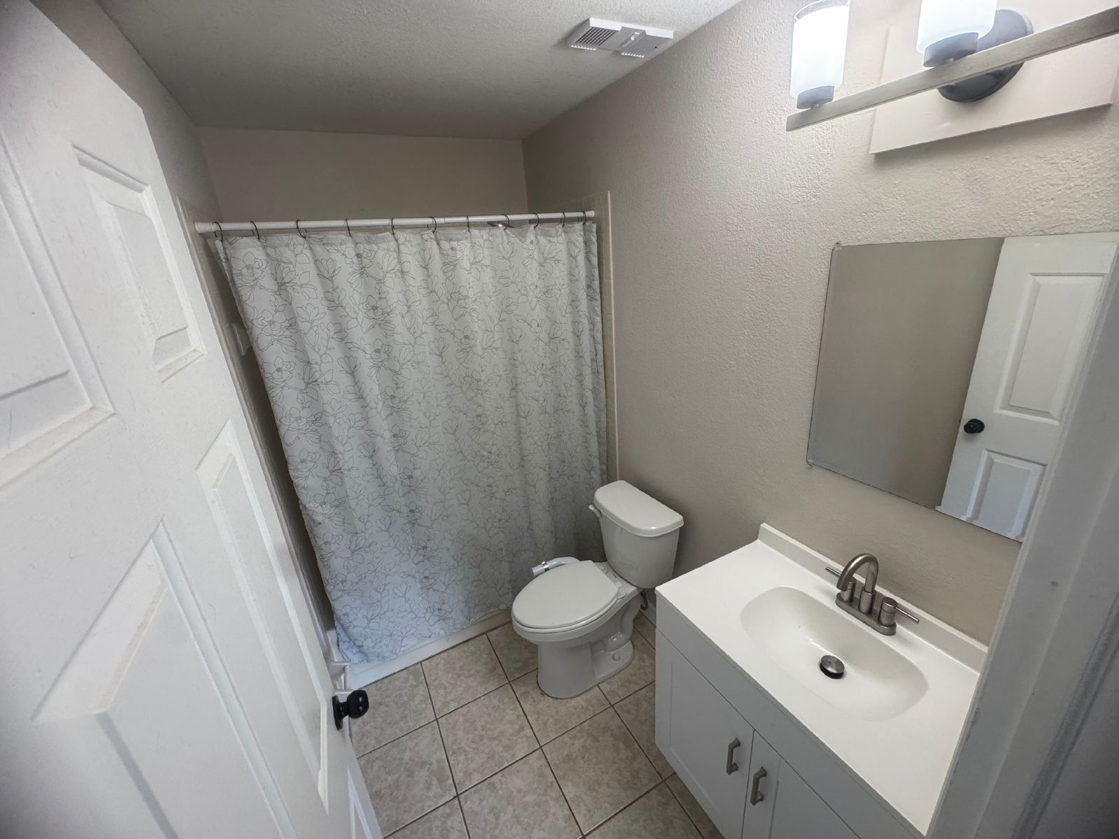 Beautiful And Updated 2 Bed 2 Bath Condo In Clearwater property image
