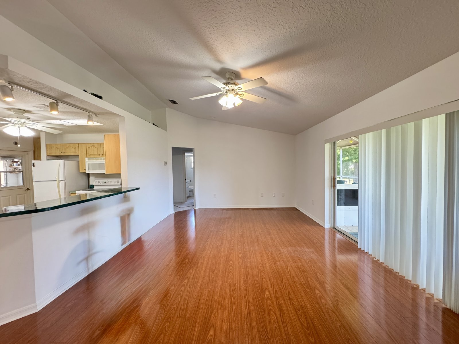 Beautiful 3/2/2 With Screened Lanai On Cul-de-sac property image