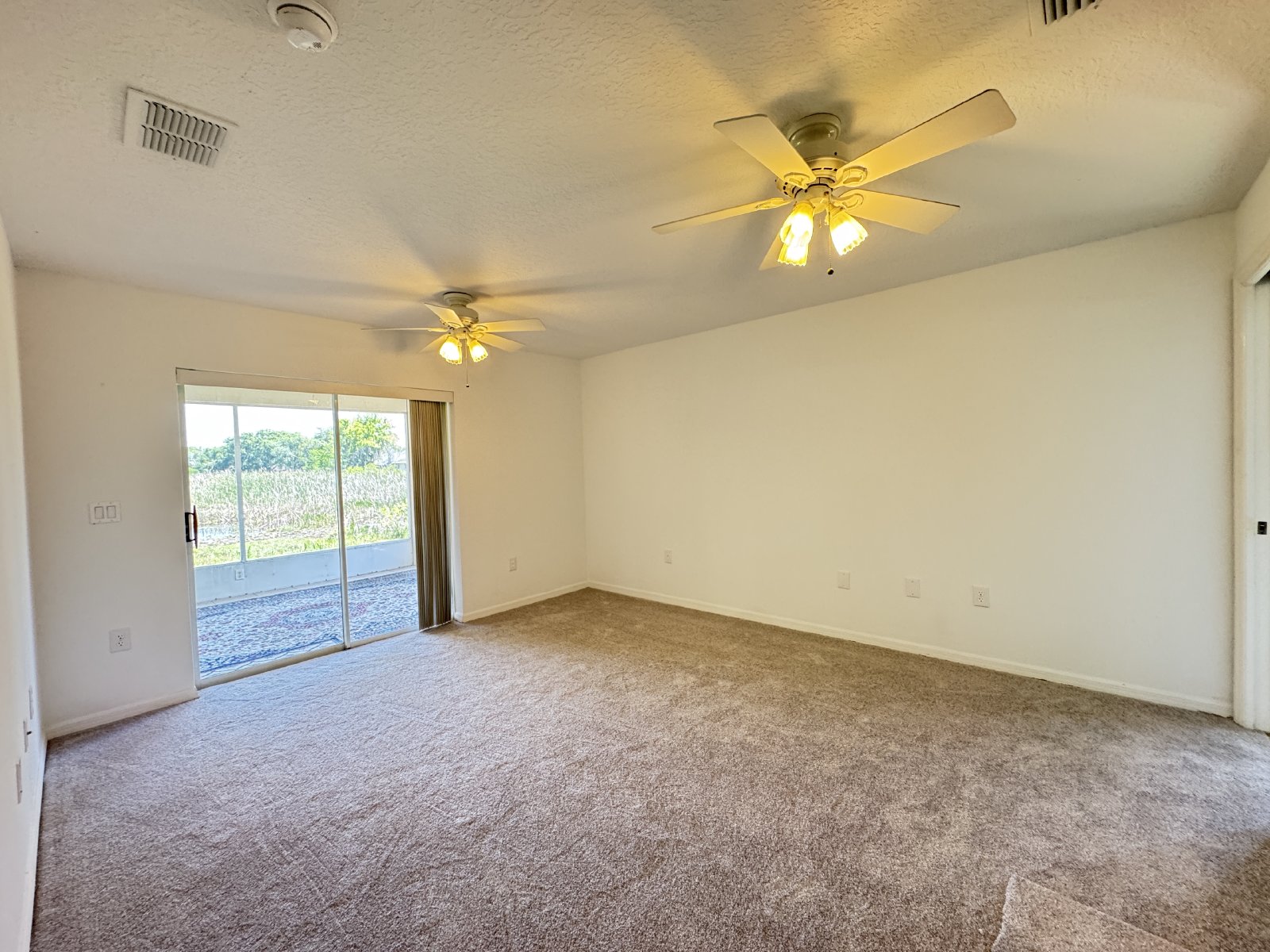 Beautiful 3/2/2 With Screened Lanai On Cul-de-sac property image