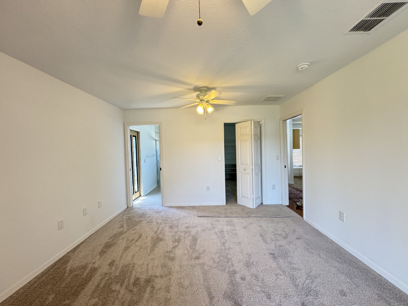 Beautiful 3/2/2 With Screened Lanai On Cul-de-sac property image